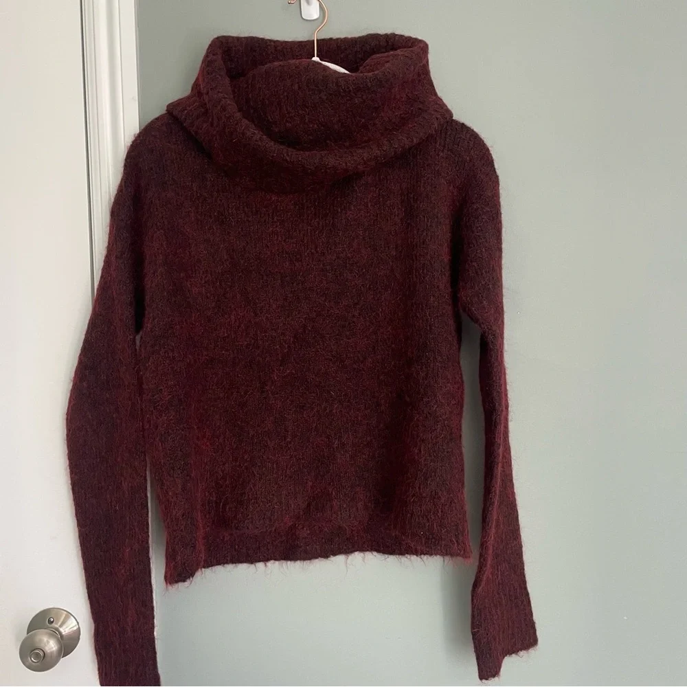 Alice + Olivia Gavin Cowl-Neck Pullover Fuzzy Wool Sweater – Maroon Red Small - Picture 4 of 14